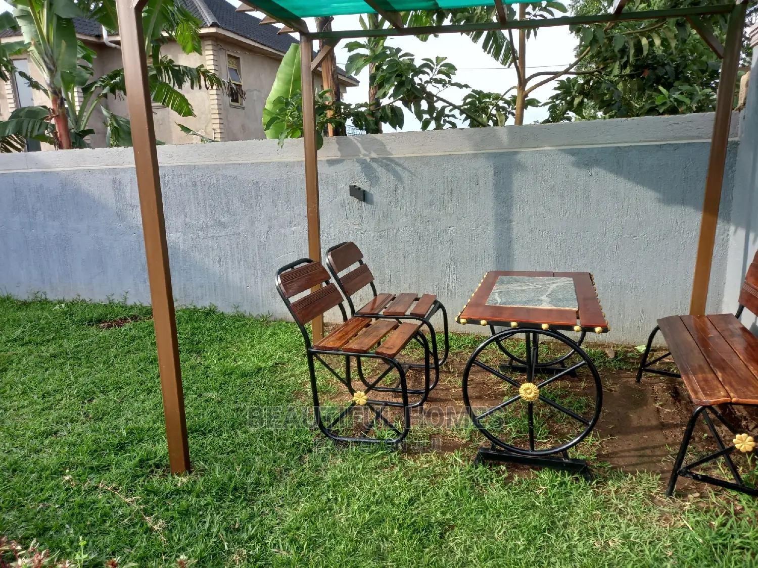 Furnished 4bdrm Bungalow in Kira for Sale