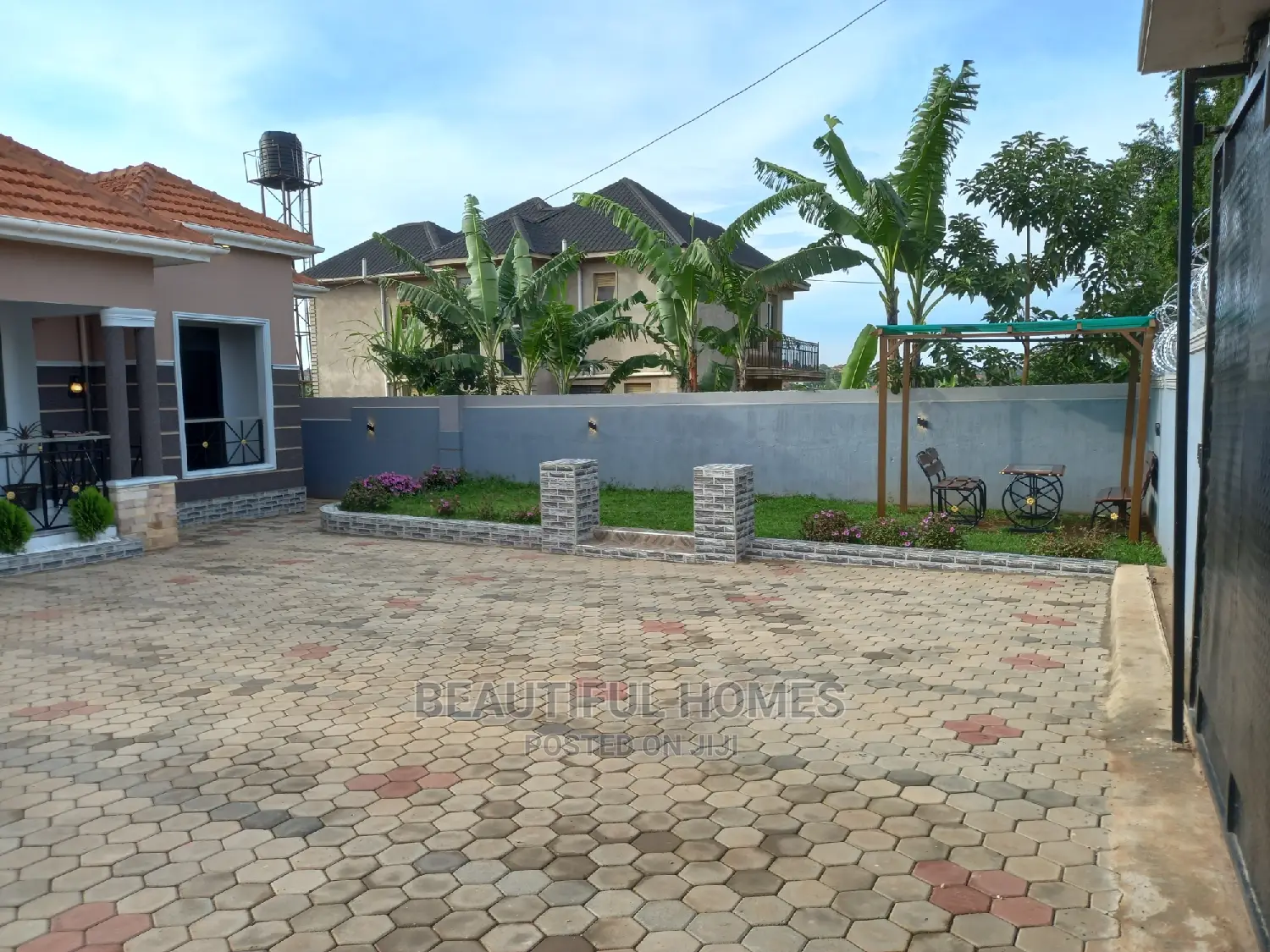 Furnished 4bdrm Bungalow in Kira for Sale