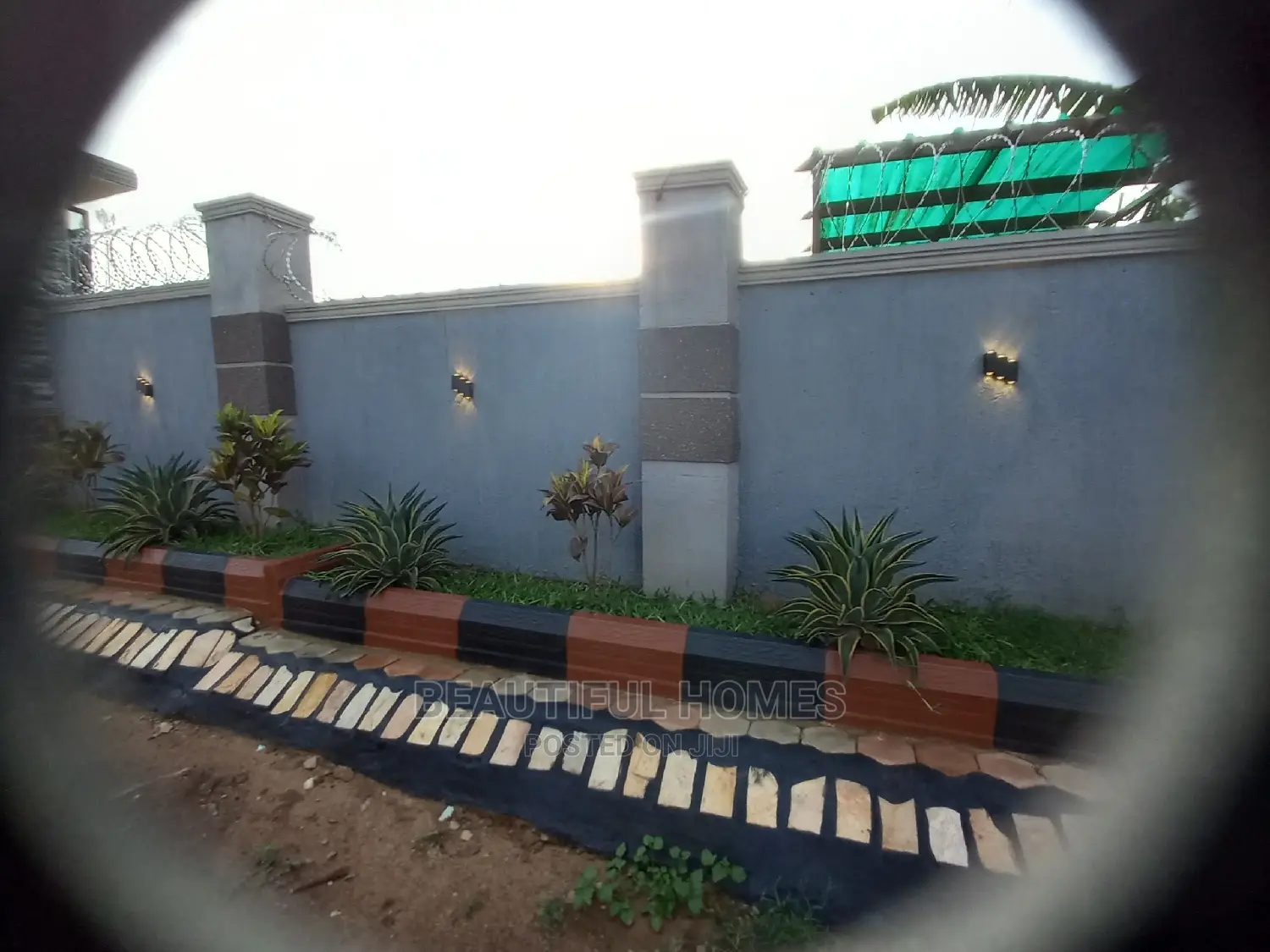 Furnished 4bdrm Bungalow in Kira for Sale