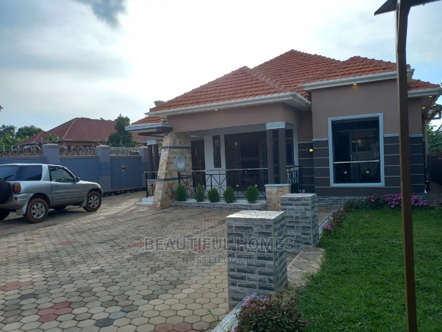 Furnished 4bdrm Bungalow in Kira for Sale