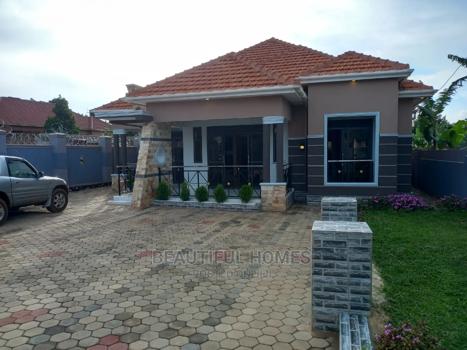 Furnished 4bdrm Bungalow in Kira for Sale