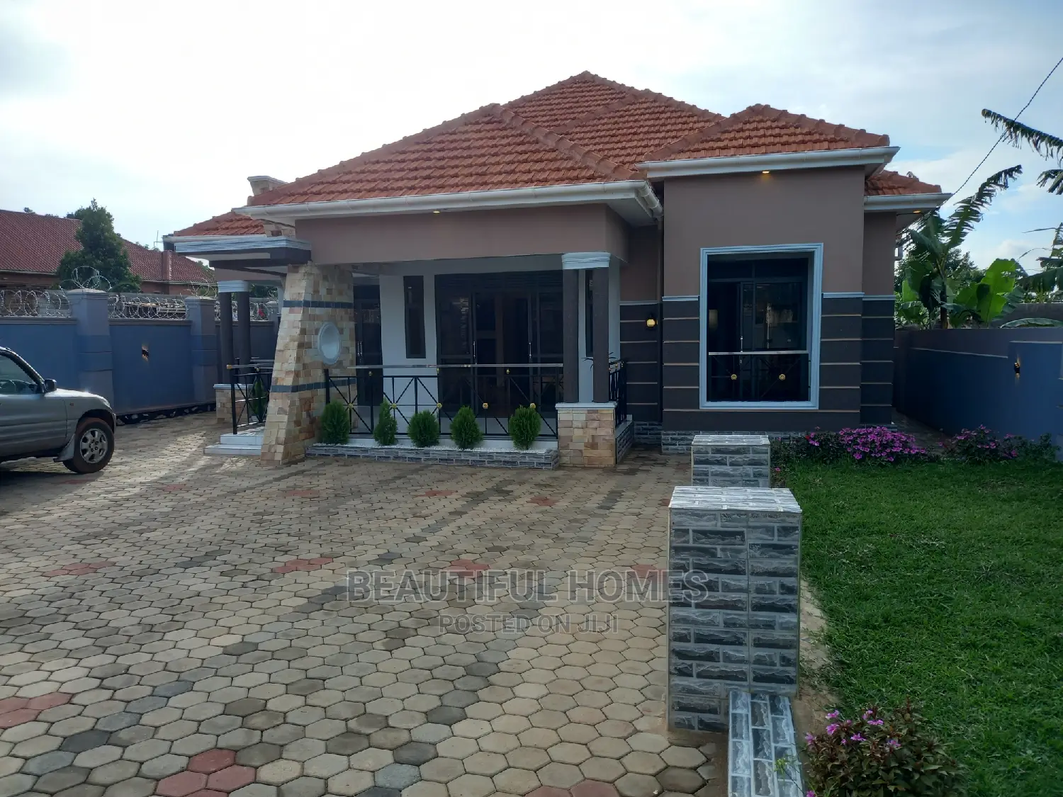 Furnished 4bdrm Bungalow in Kira for Sale