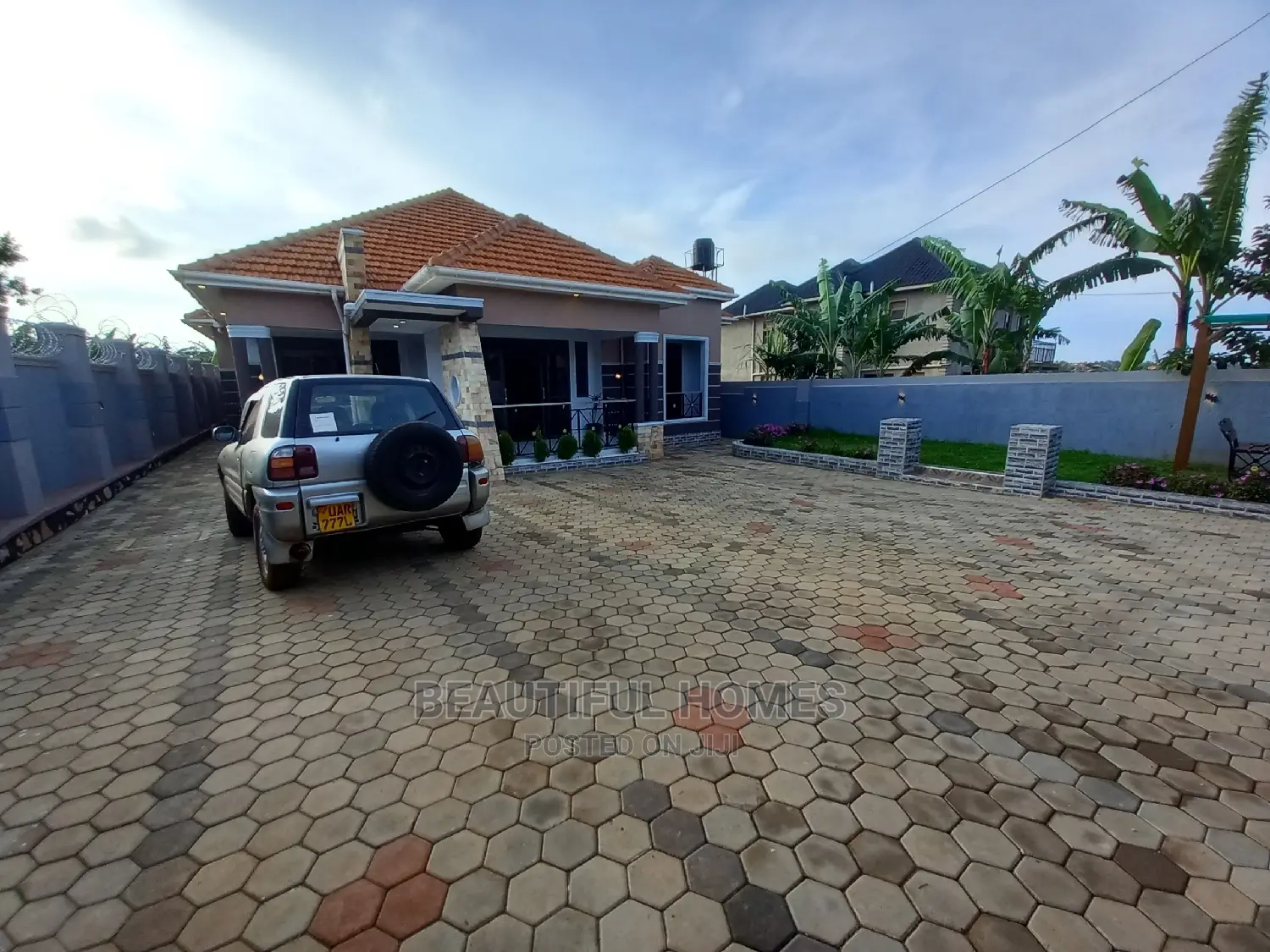 Furnished 4bdrm Bungalow in Kira for Sale