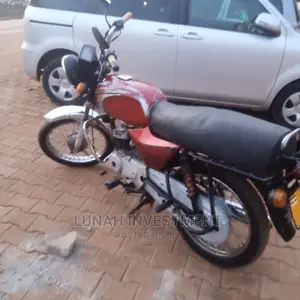 Bajaj Boxer 2019 Purple