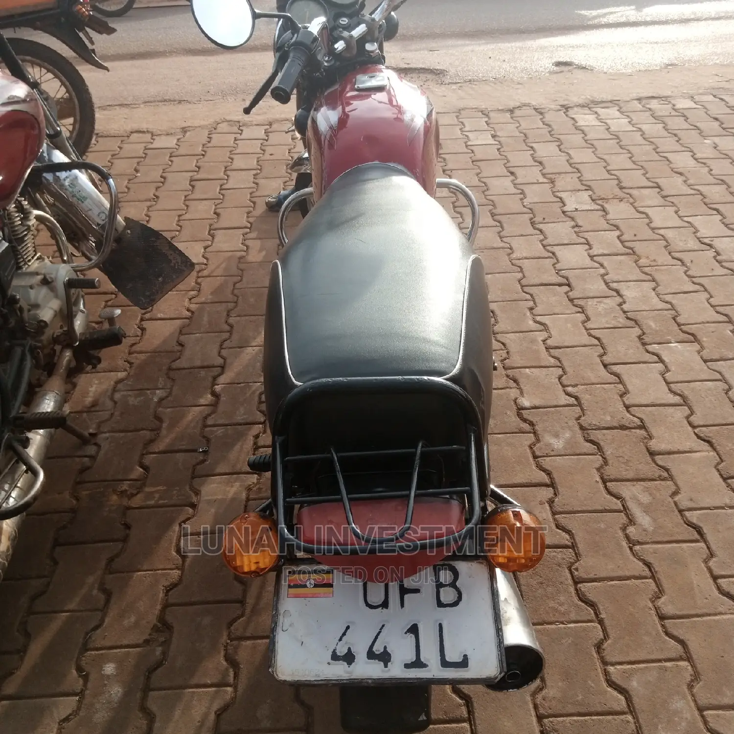Bajaj RE 2021 Pink
