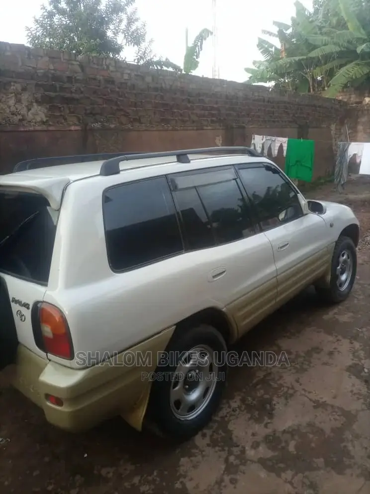 Toyota RAV4 2007 White