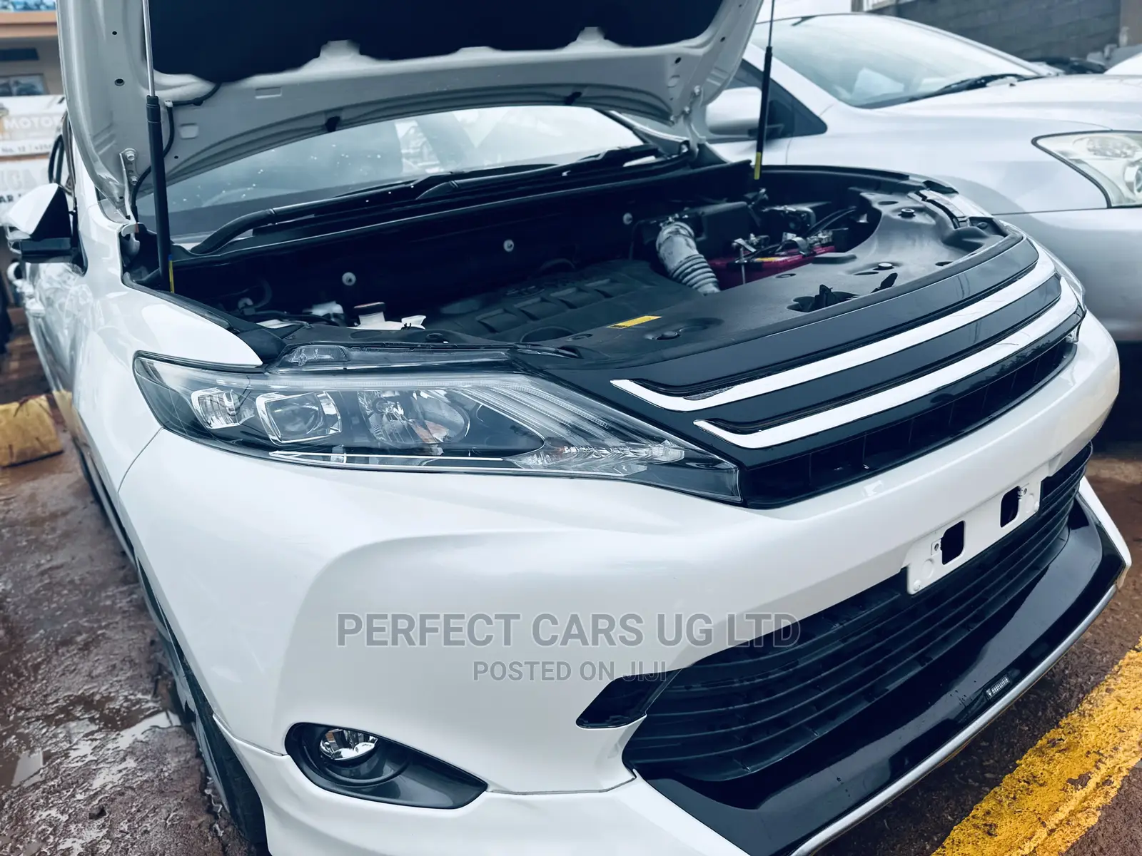 Toyota Harrier 2.0 2014 Off white