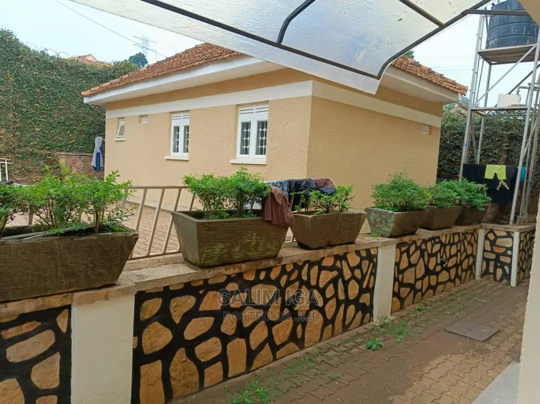6bdrm Duplex in Kololo Property, Central Division for Rent