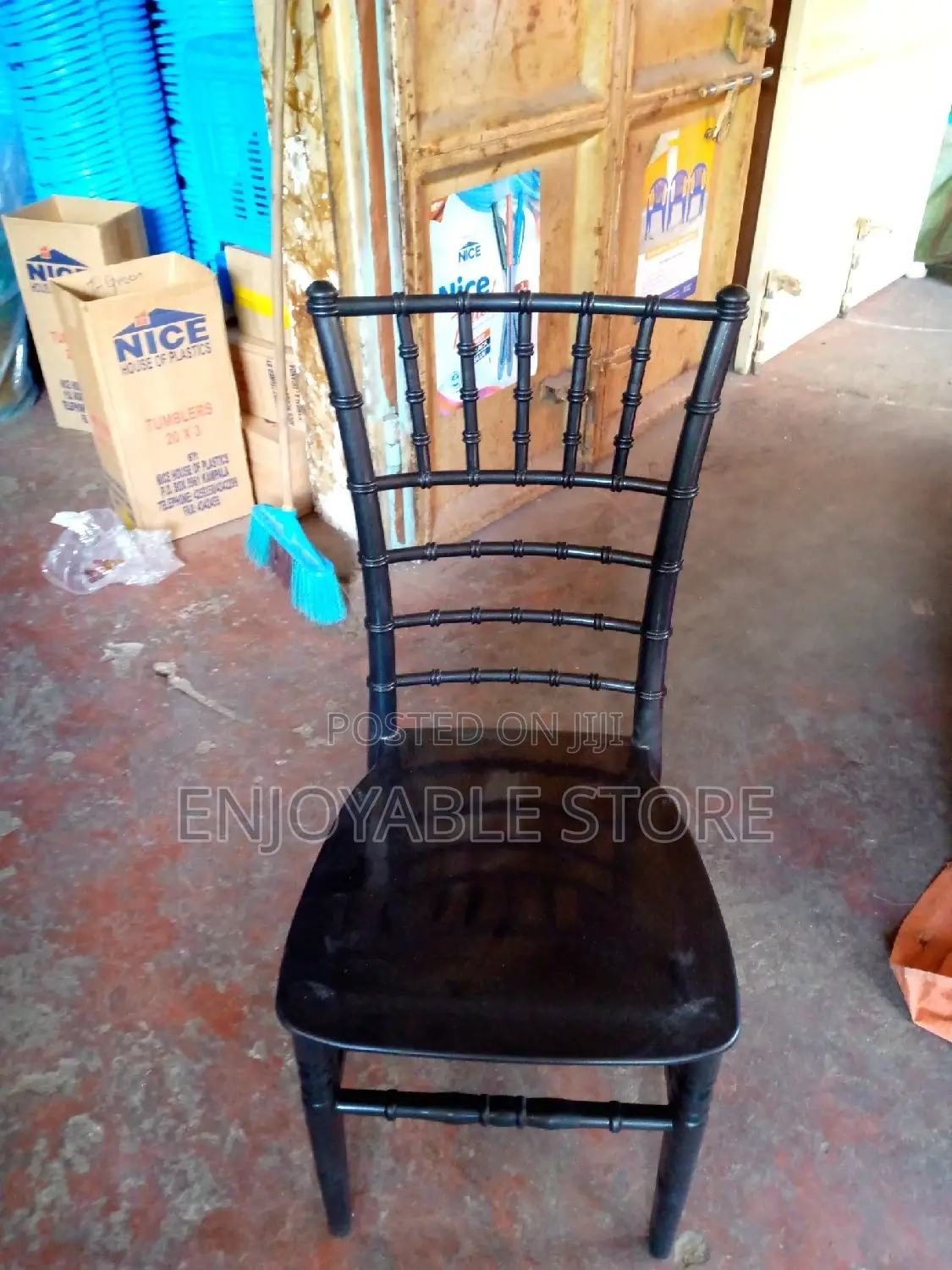 VIP Plastic Nice Chairs