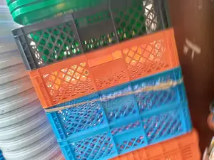Plastic Crates 64/17