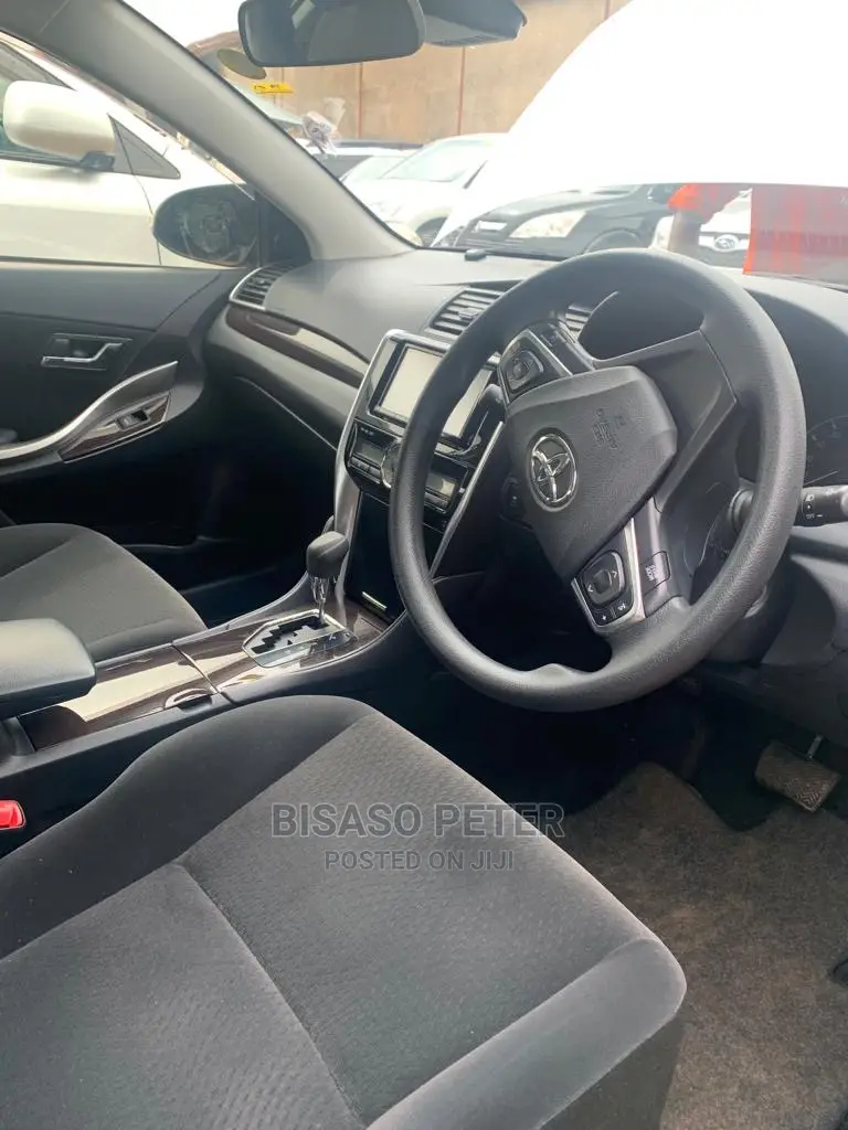 Toyota Premio 1.8 AWD 2017 Silver