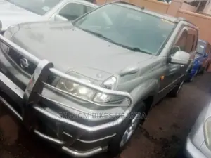 Nissan X-Trail 2000 Gray