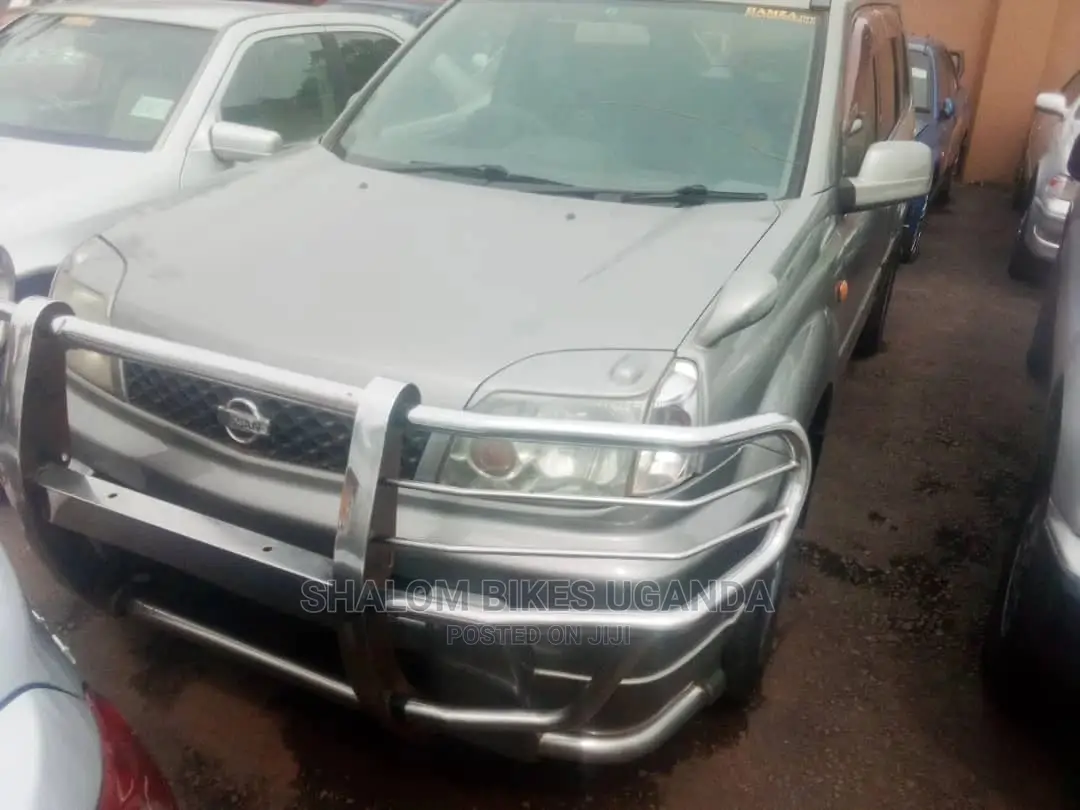 Nissan X-Trail 2000 Gray