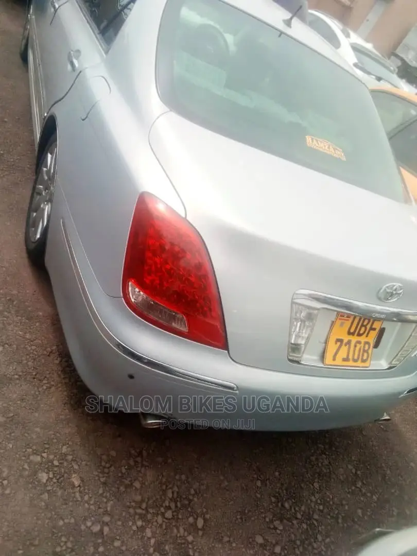 Toyota Crown Majesta 2008 Gray