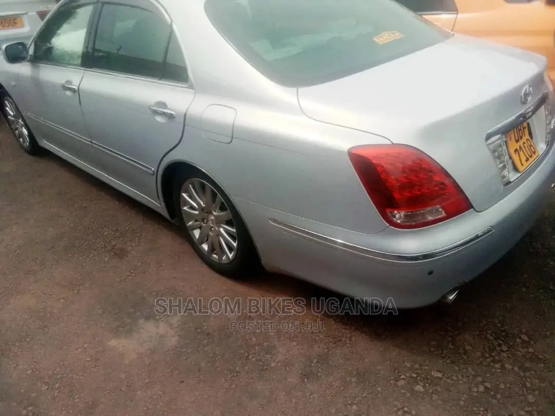 Toyota Crown Majesta 2008 Gray