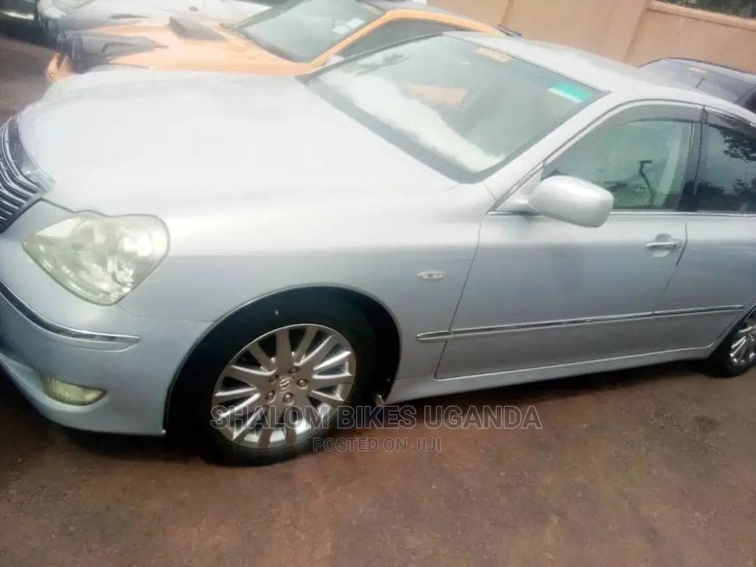 Toyota Crown Majesta 2008 Gray