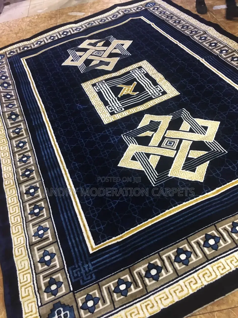 Center Rugs