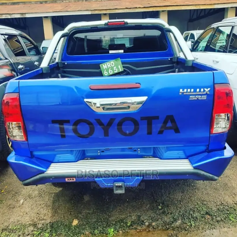 Toyota Hilux 2018 Blue