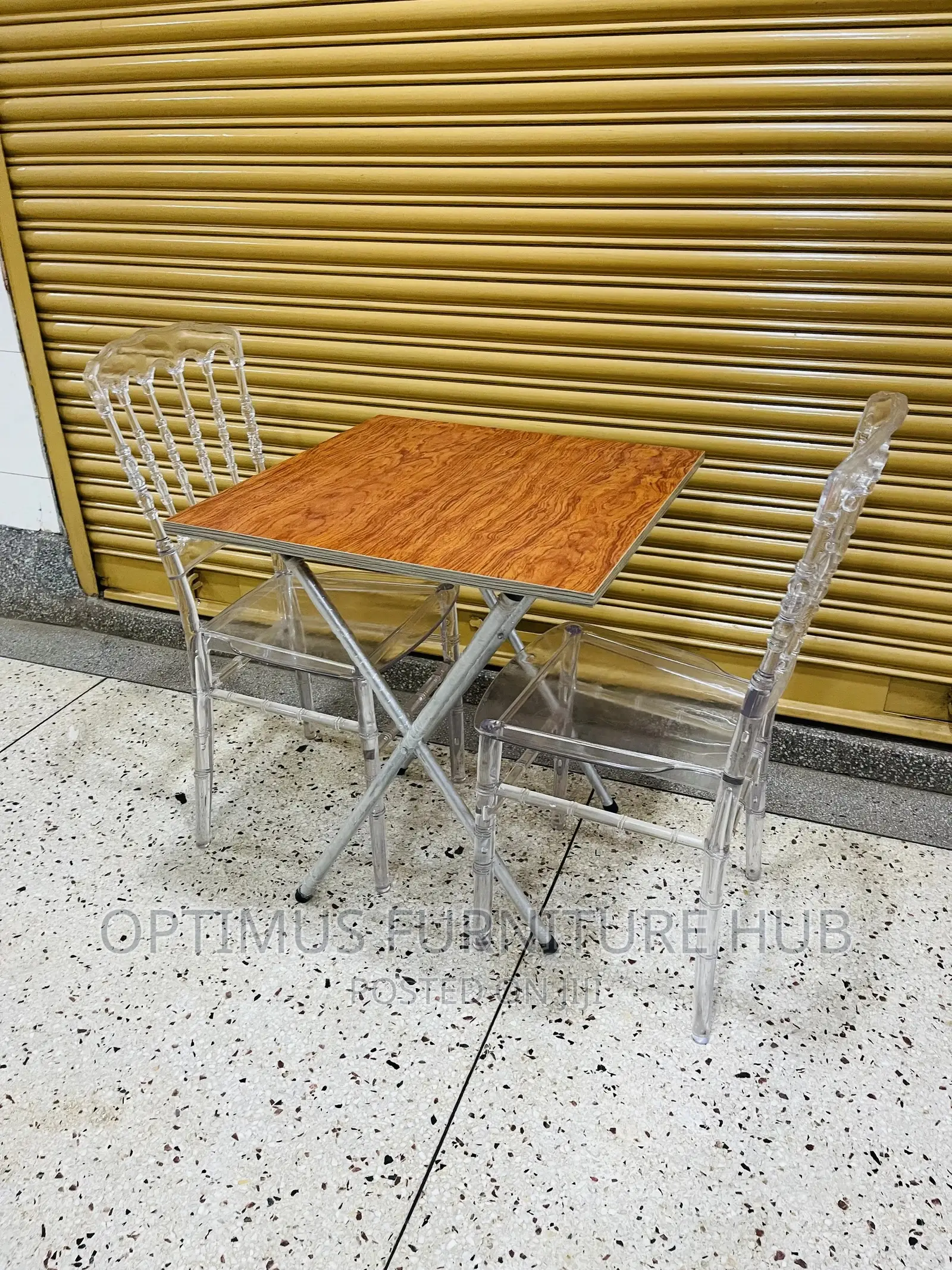 2 Transparent Chairs and Table