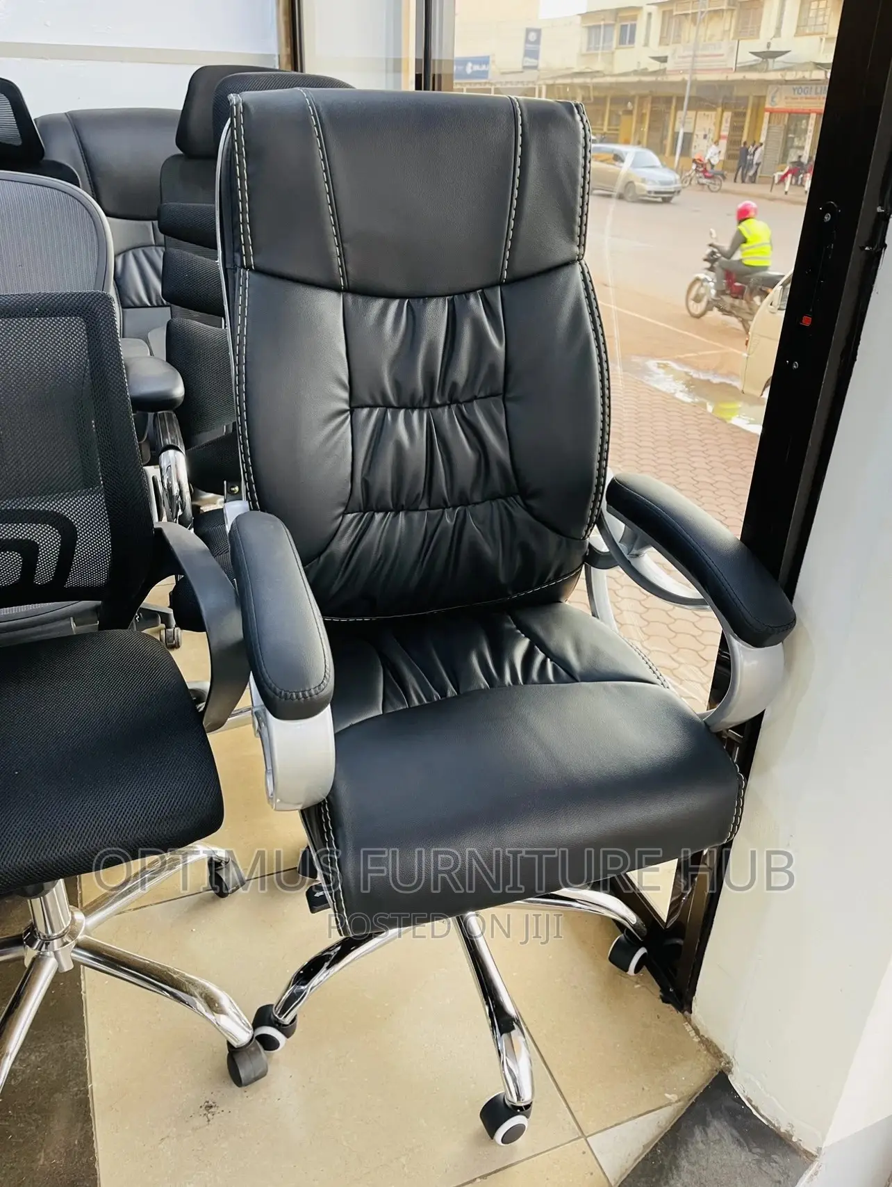 Leather Chair (Padded Armrests)
