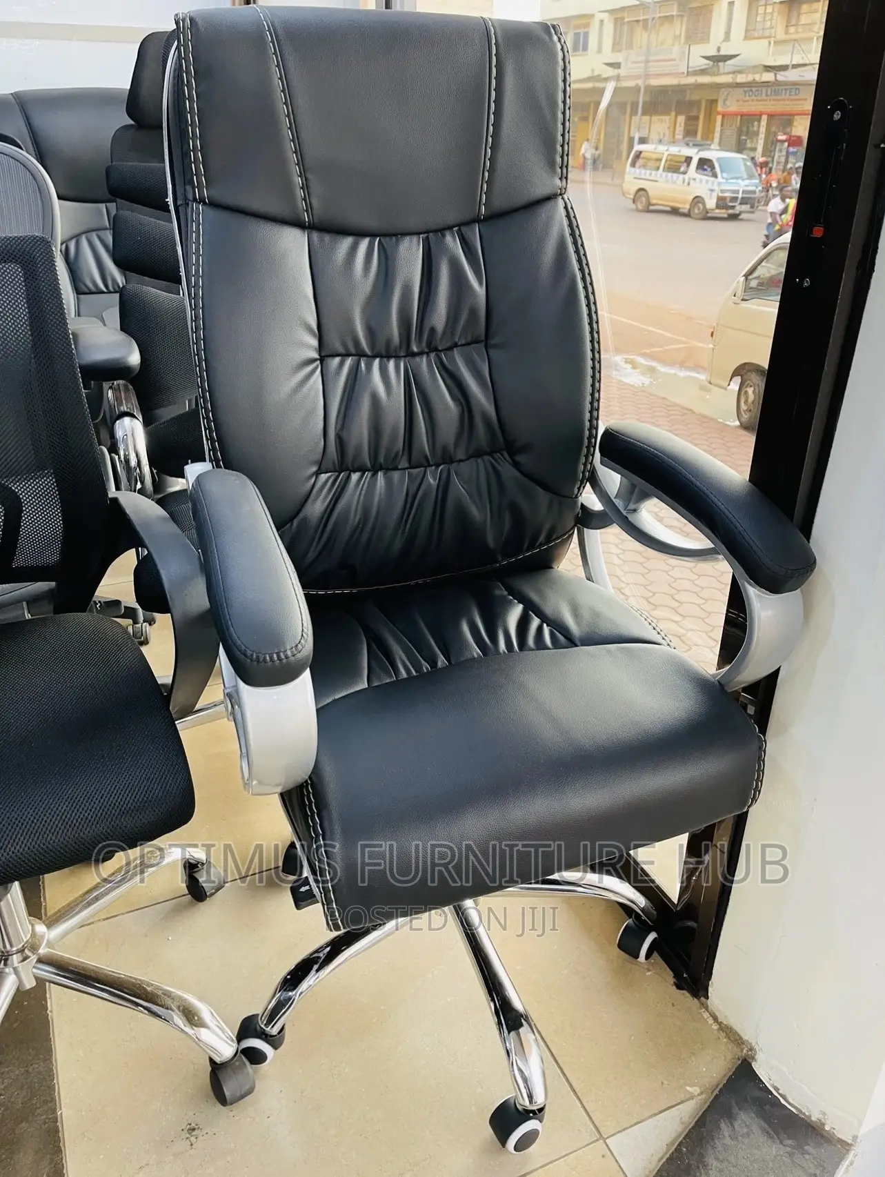 Leather Chair (Padded Armrests)