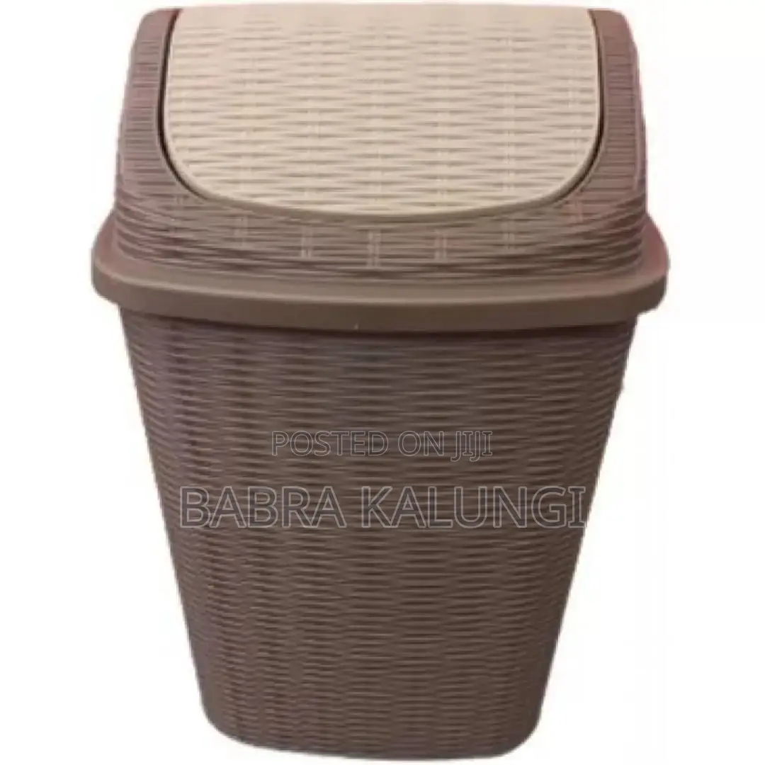 Nice Small in and Out Waste Bin With Its Cover