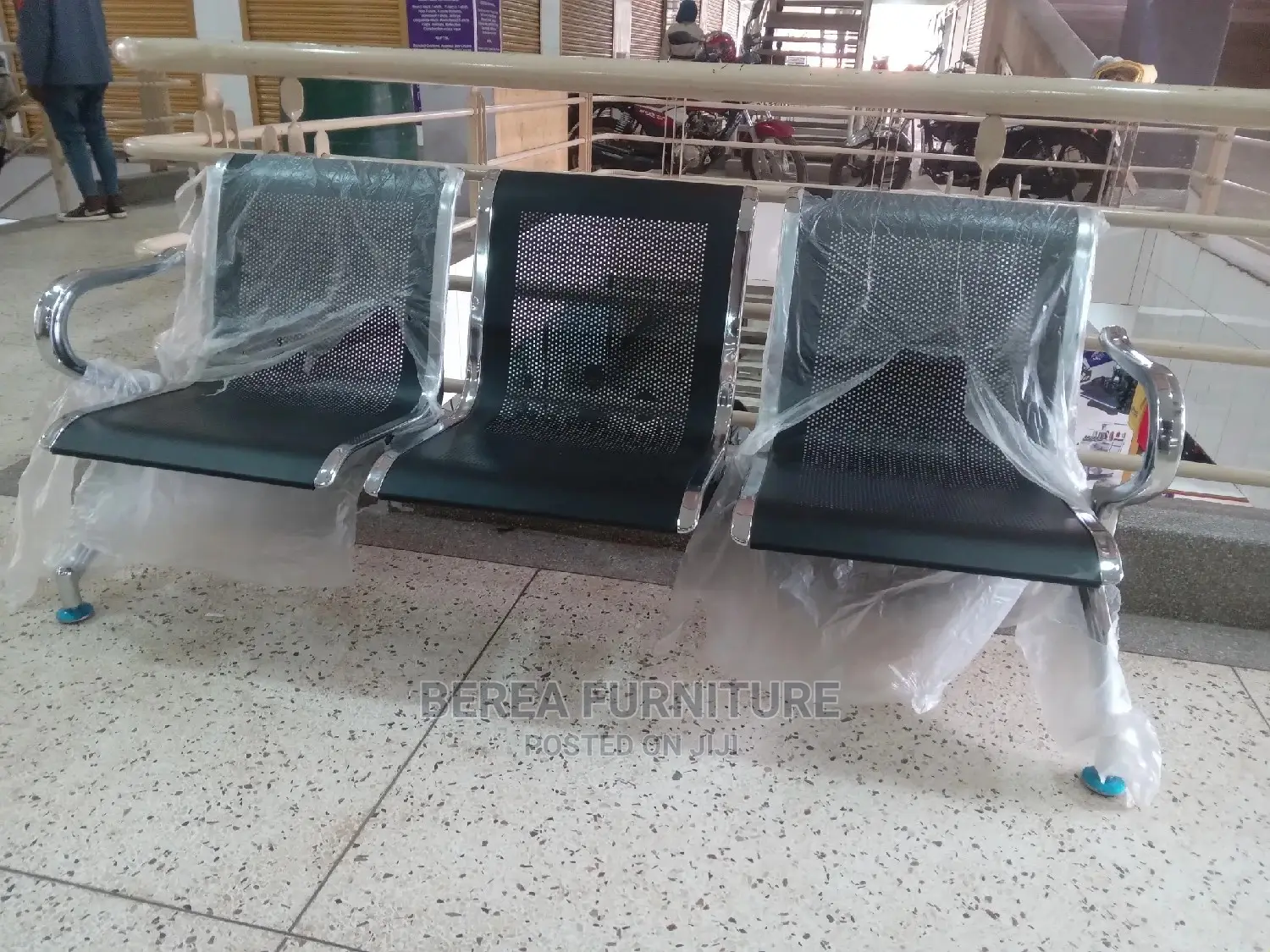 3 Seat Metallic Waiting Chair