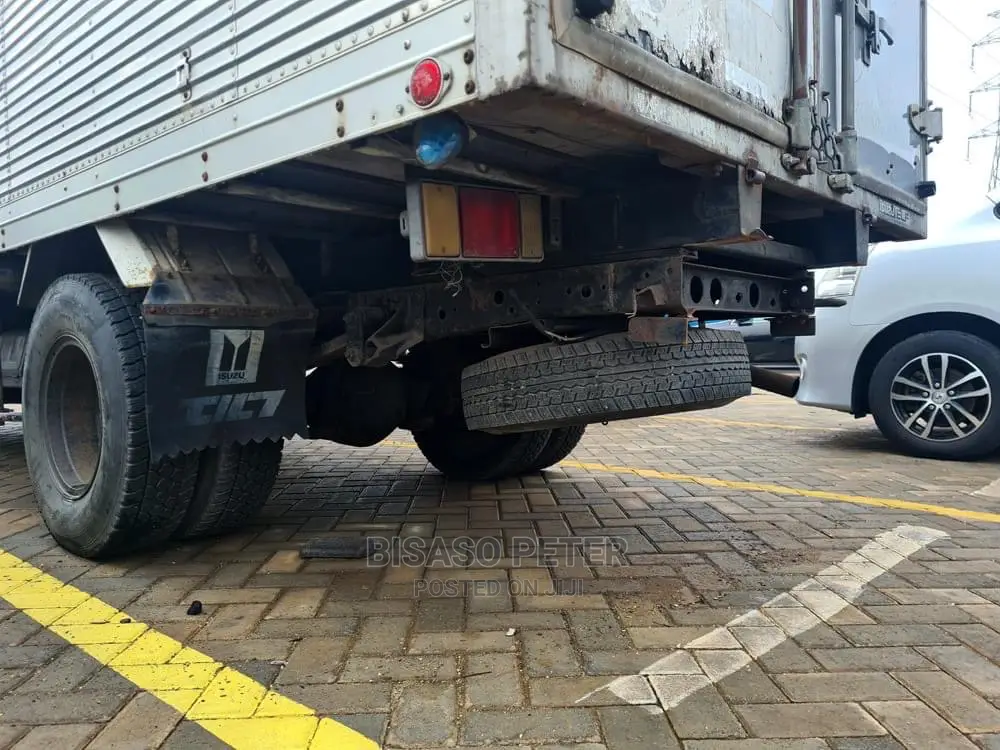 Isuzu Elfu Box Body