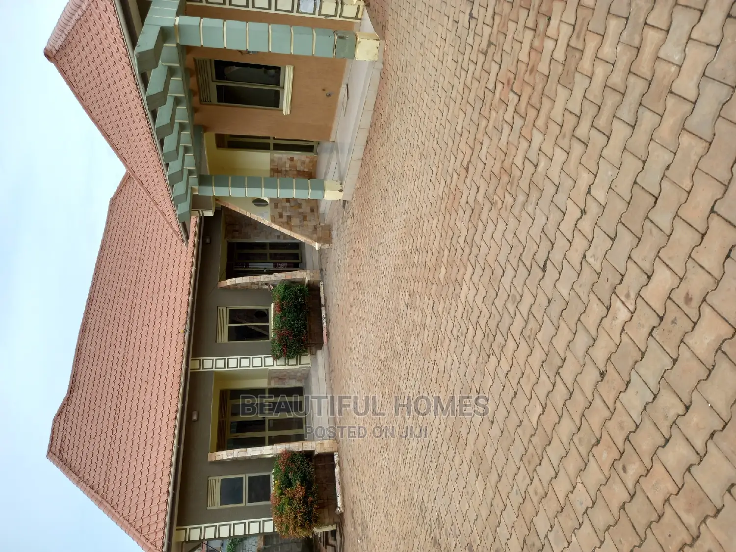 Furnished 1bdrm Apartment in Kira Town for Sale