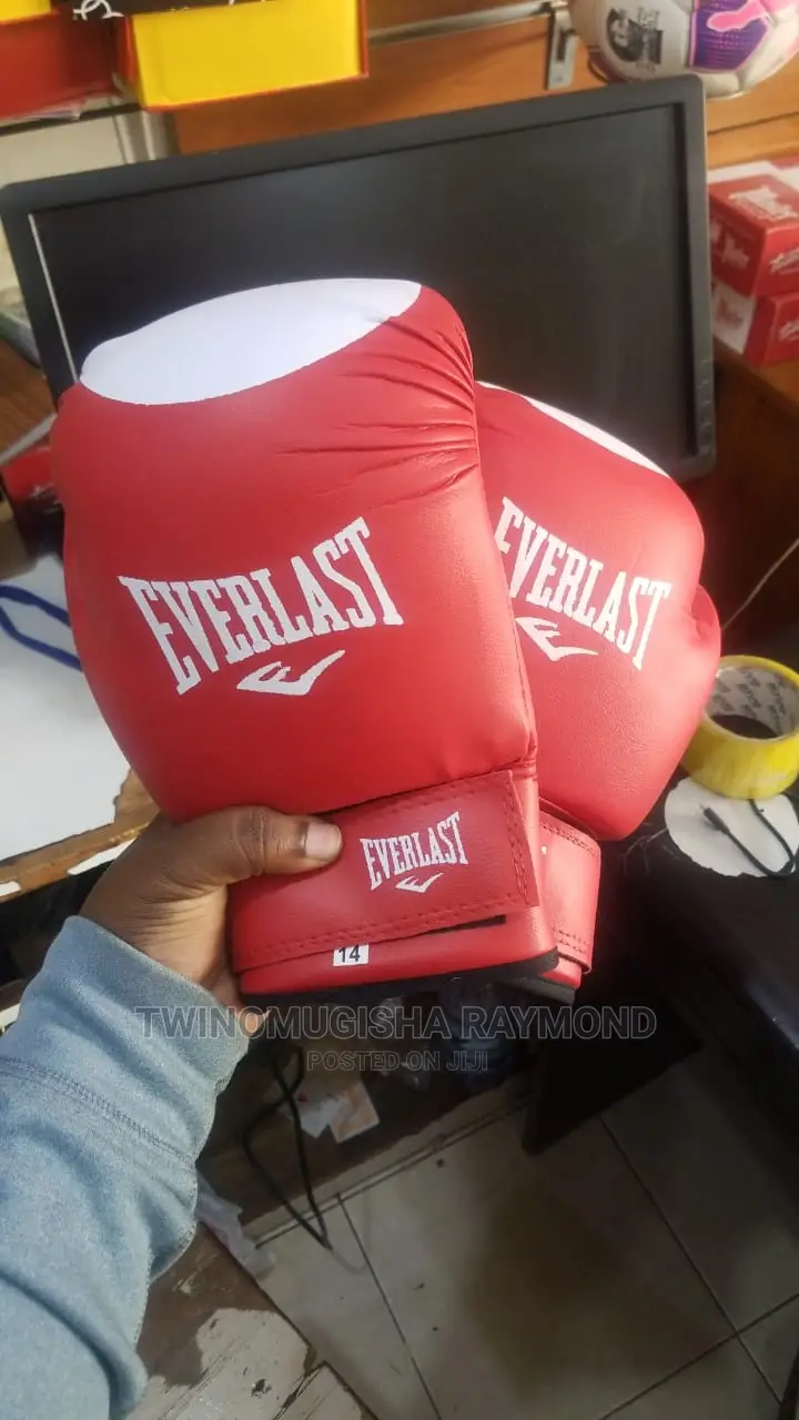 Everlast Boxing Gloves , Size 14