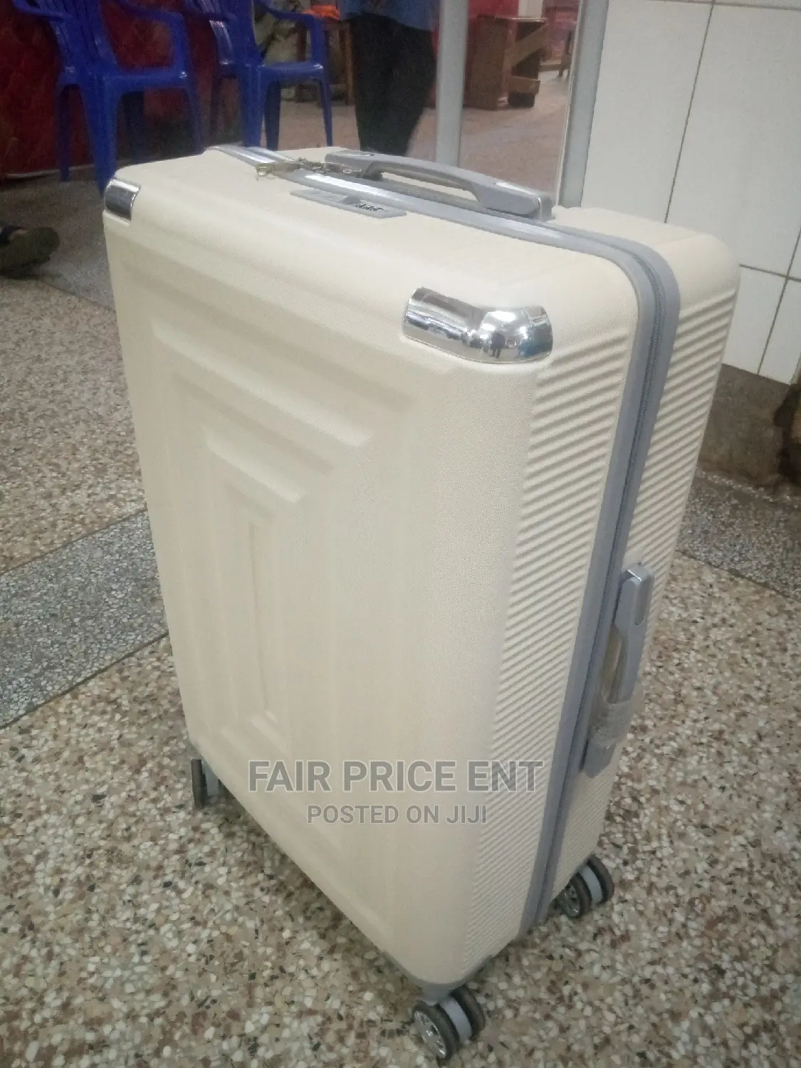 Executive Plastic Suitcase Large ( Cream)