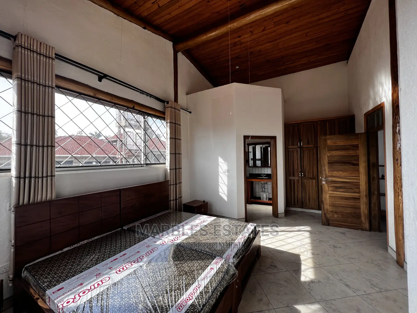 Furnished 2bdrm Penthouse in Bugolobi, Central Division for Rent