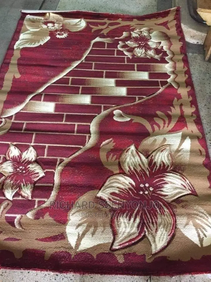 Center Carpets