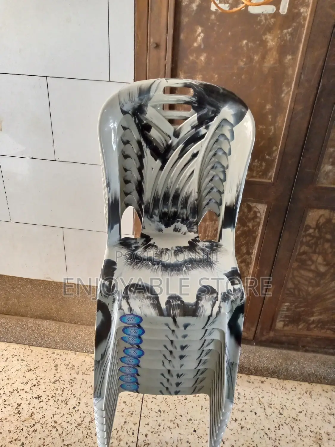 Plastic Chairs Plastic Chairs