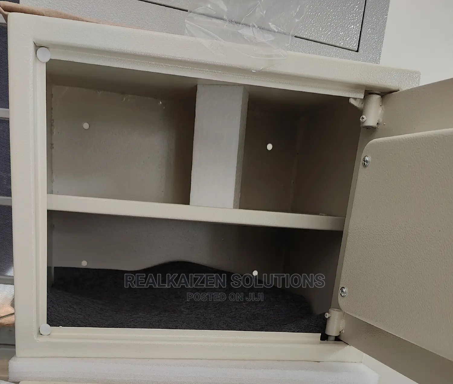 UNIVERSAL Medium Sized Key White Operated Locker Safe 10kg.