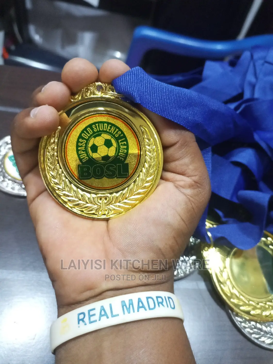 1piece of Gold Medal for Players