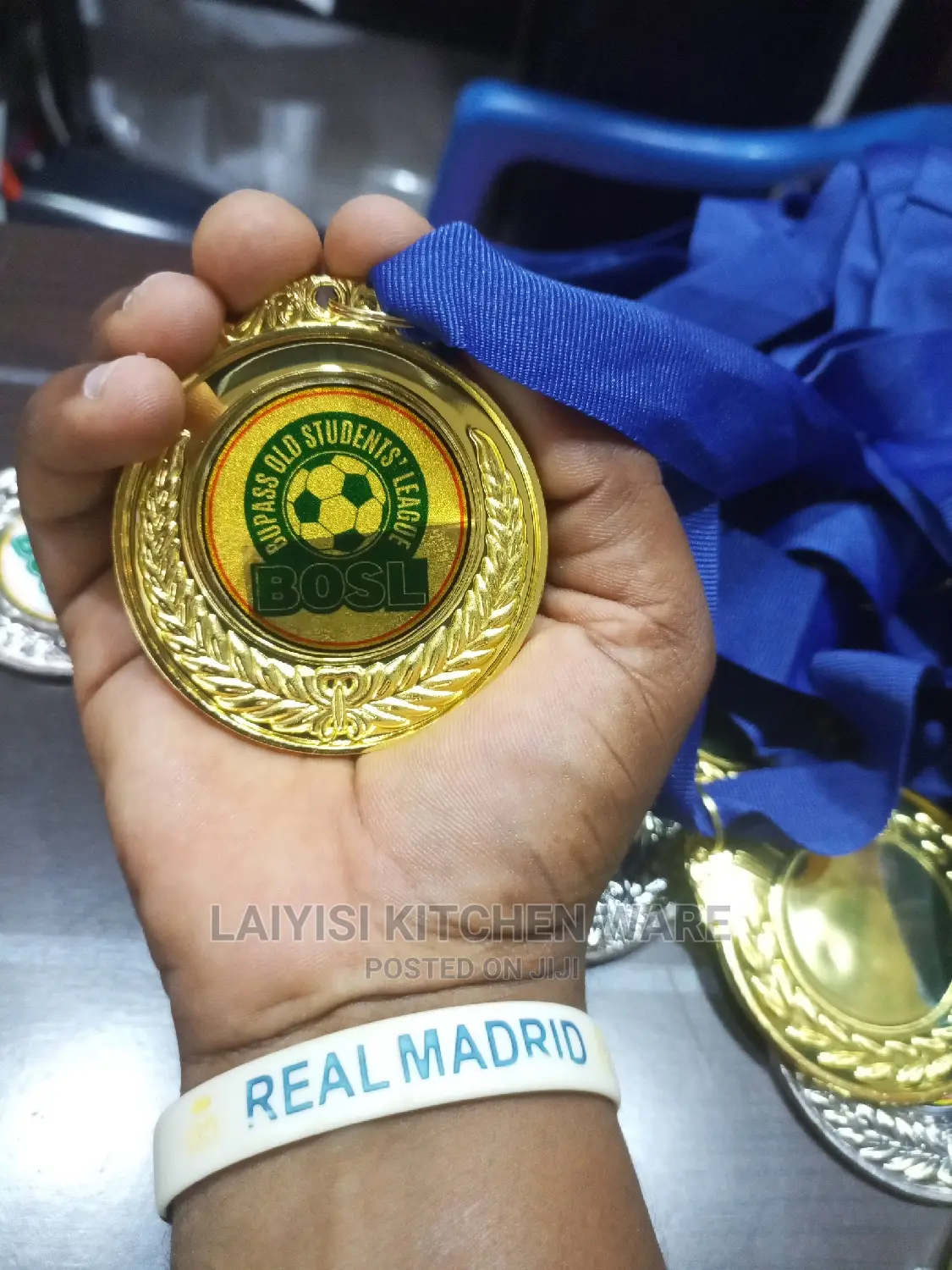 1piece of Gold Medal for Players