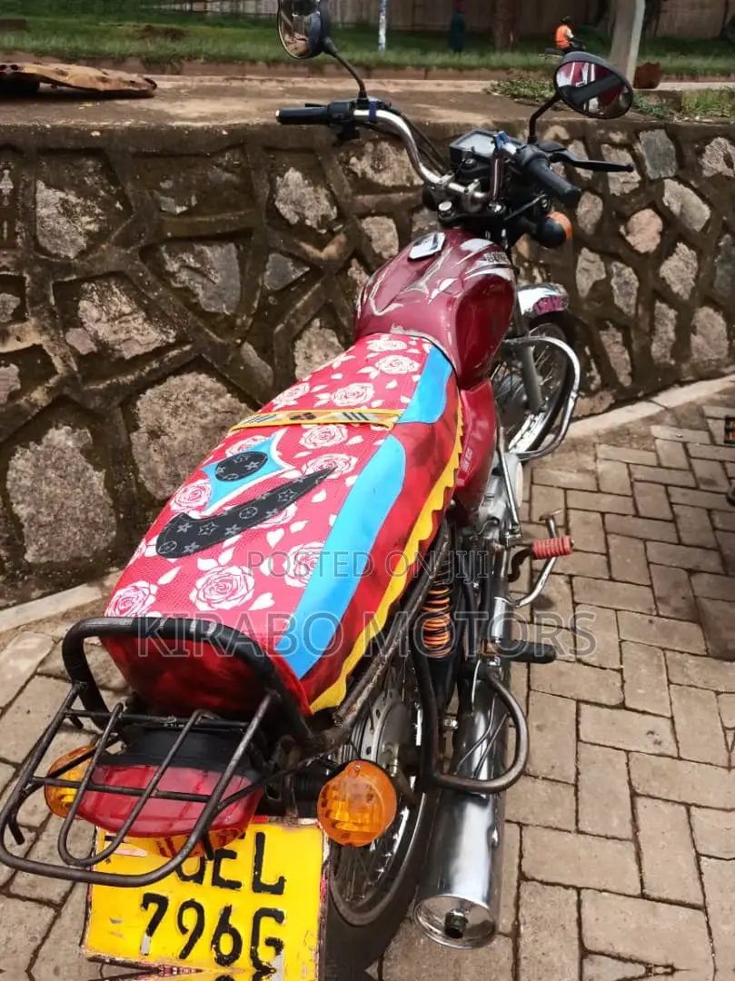 Bajaj Boxer 2015 Orange
