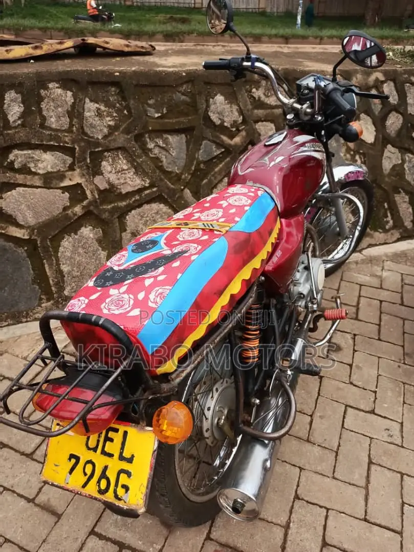 Bajaj Boxer 2015 Orange