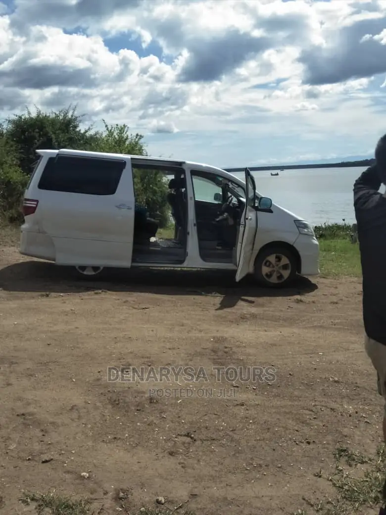 Toyota Alphard Cars for Hire/Rent.