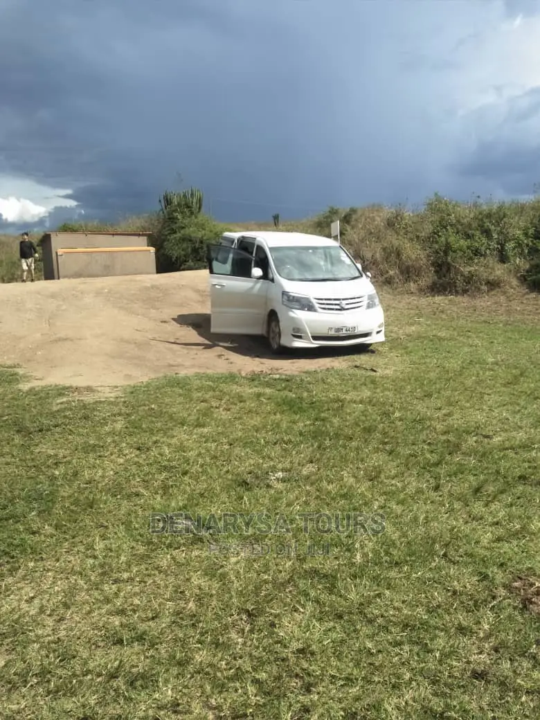 Toyota Alphard Cars for Hire/Rent.
