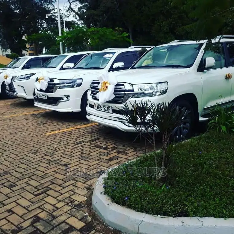 V8 Landcrusier Cars for Hire
