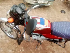 Bajaj Boxer 100 2015 Orange