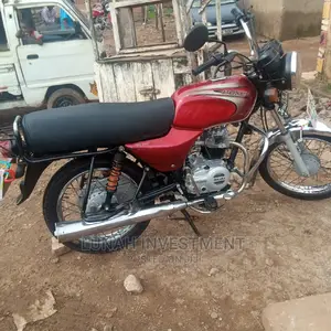 New Bajaj Boxer 2020 Pink