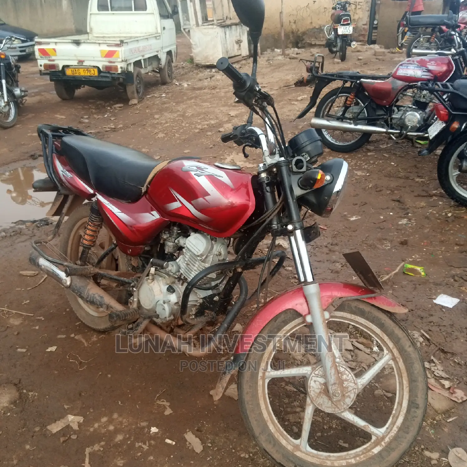New Bajaj Boxer 125 2022 Red