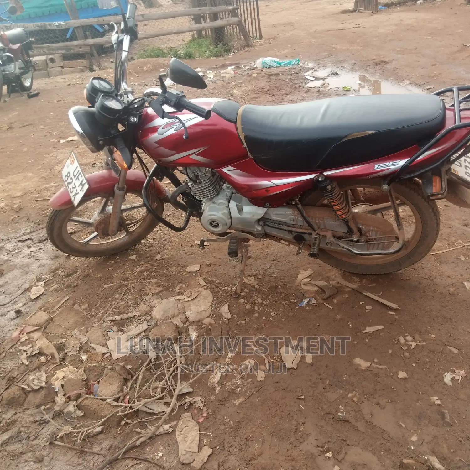 New Bajaj Boxer 125 2022 Red