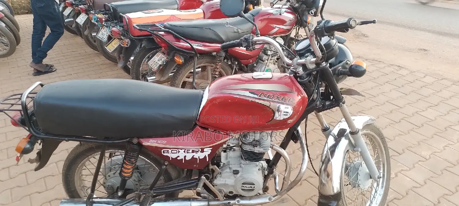 New Bajaj Boxer 2021 Green