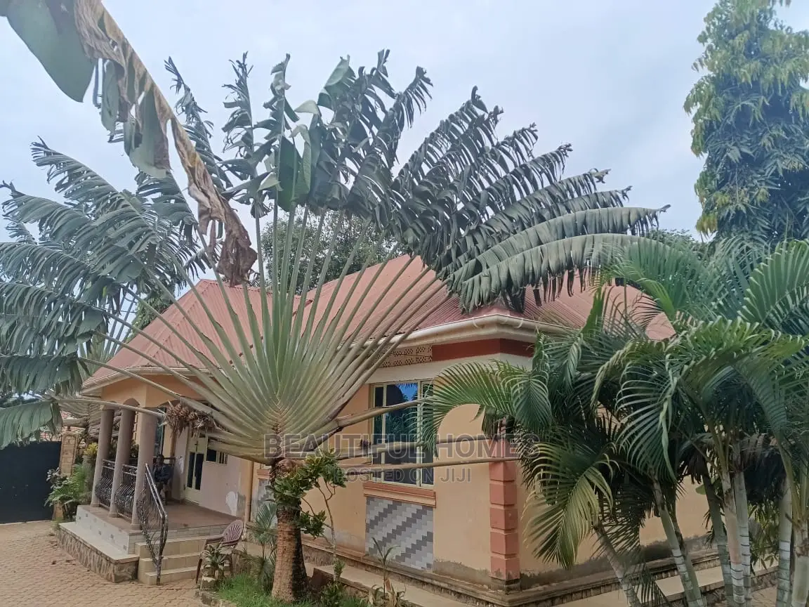 Furnished 3bdrm House in Kira for Sale