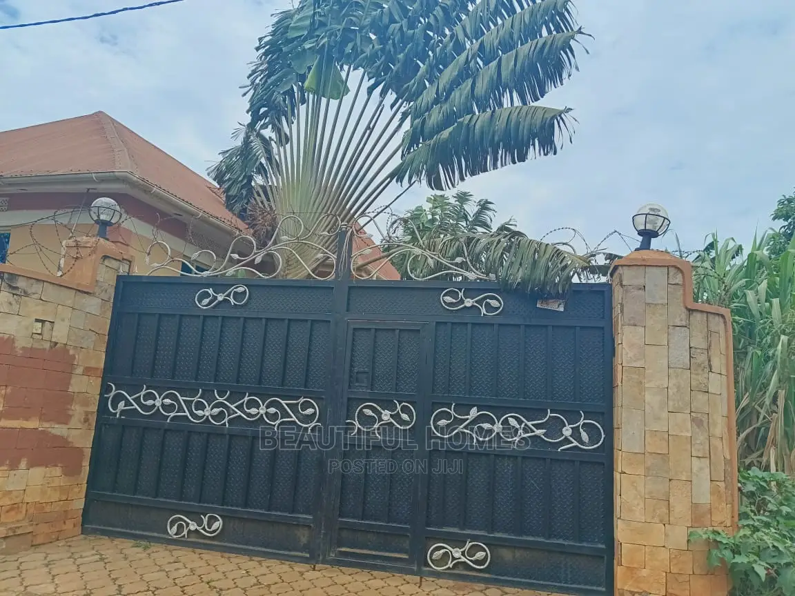 Furnished 3bdrm House in Kira for Sale