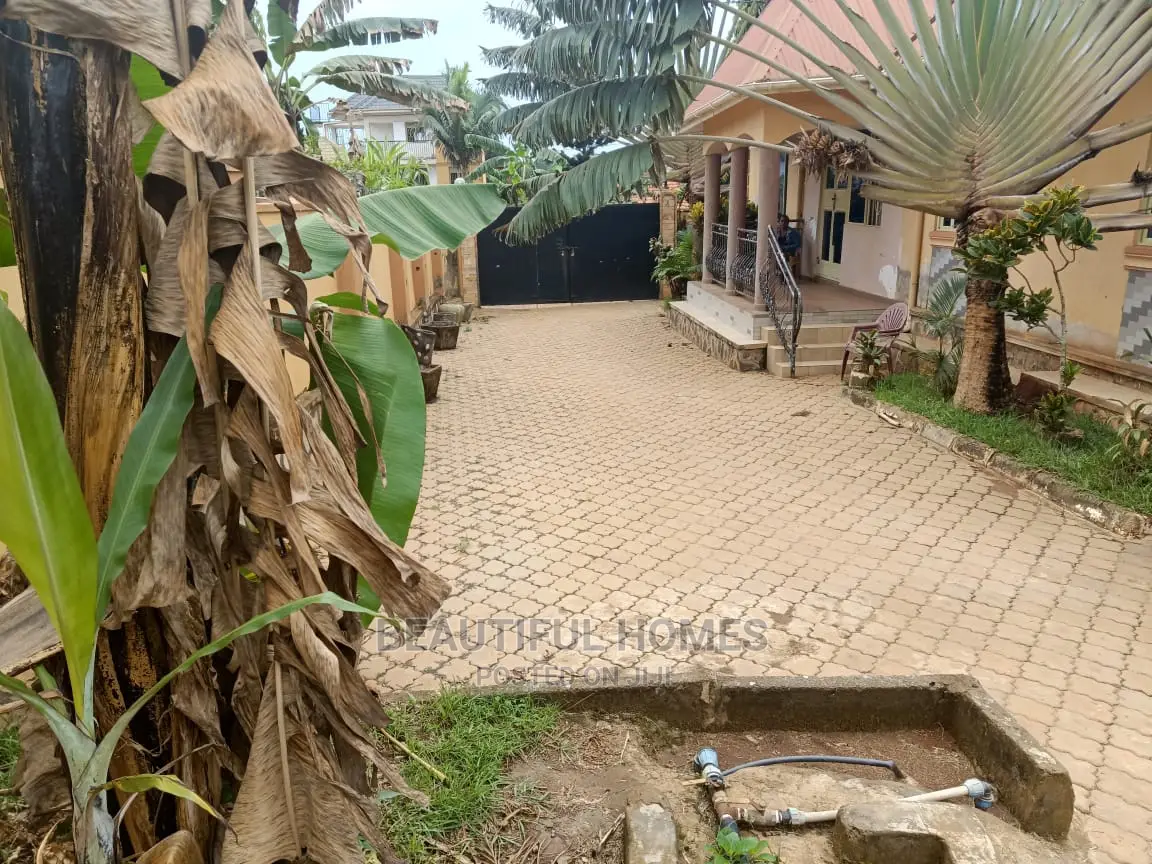 Furnished 3bdrm House in Kira for Sale